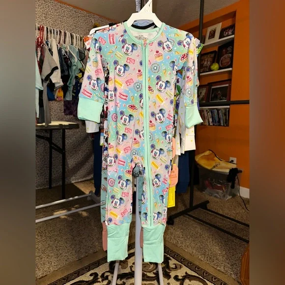 NWOT Disney Mickey Bamboo Zippy - Picture 1 of 2